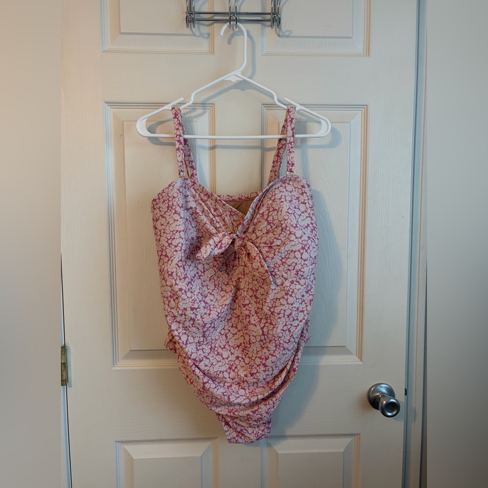 Kona Sol Pink Floral One-Piece Swimsuit – Size 20